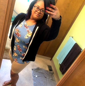 Meet your Posher, Dominique